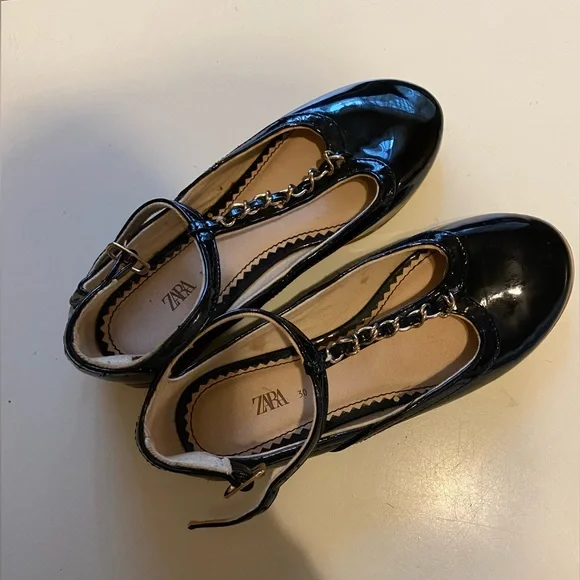 Black Zara MaryJane Tstrap shoes - Picture 2 of 3